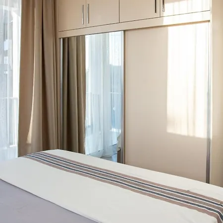 Apartment Modern 2br With Pool Karsiyaka